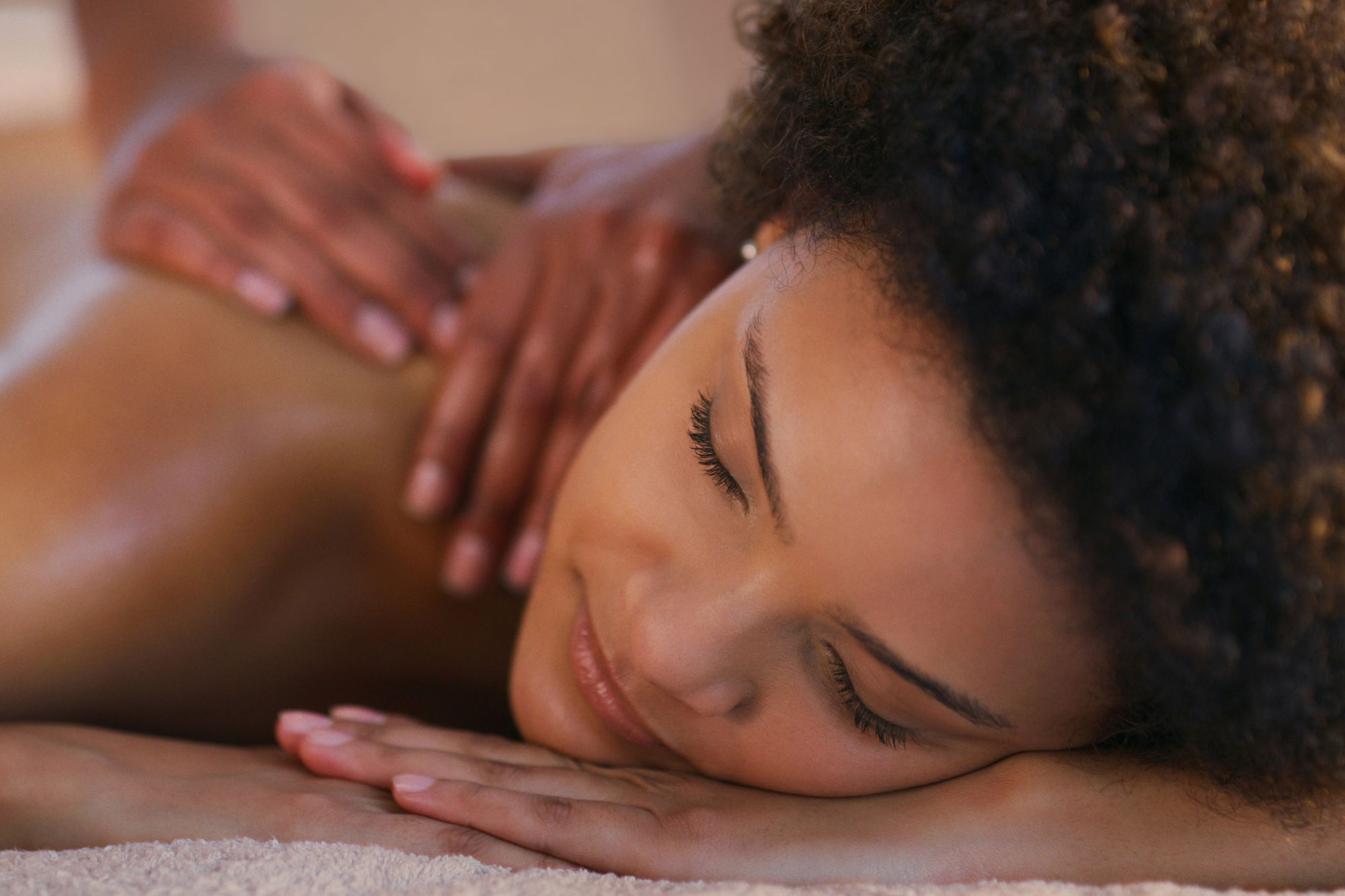 Bien-être centre Lanqi medecine ancestrale chinoise massage magique cuir chevelu energie QI