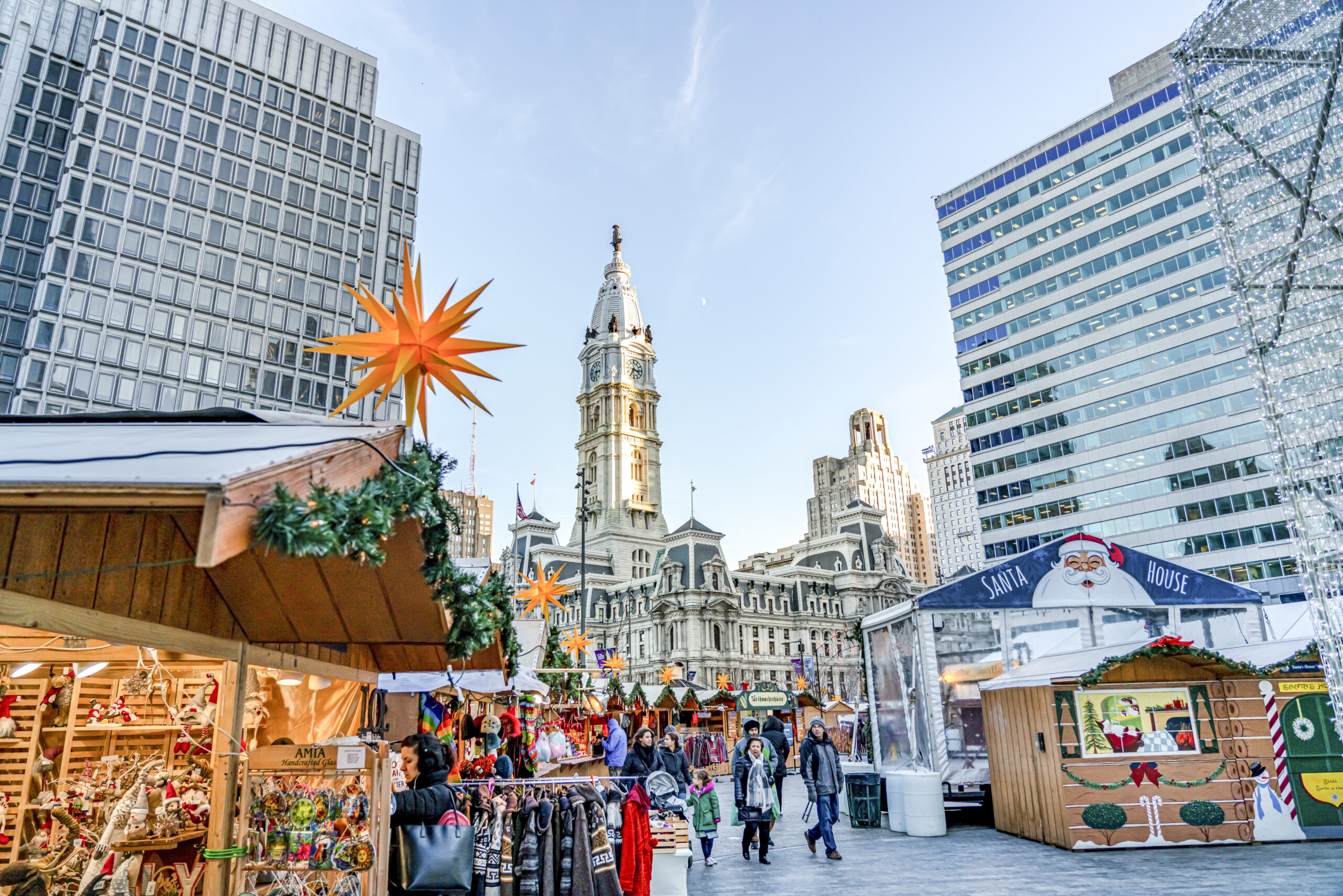 Visit Philadelphie 09 Christmas Village Philadelphia City Hall Perspective 2
