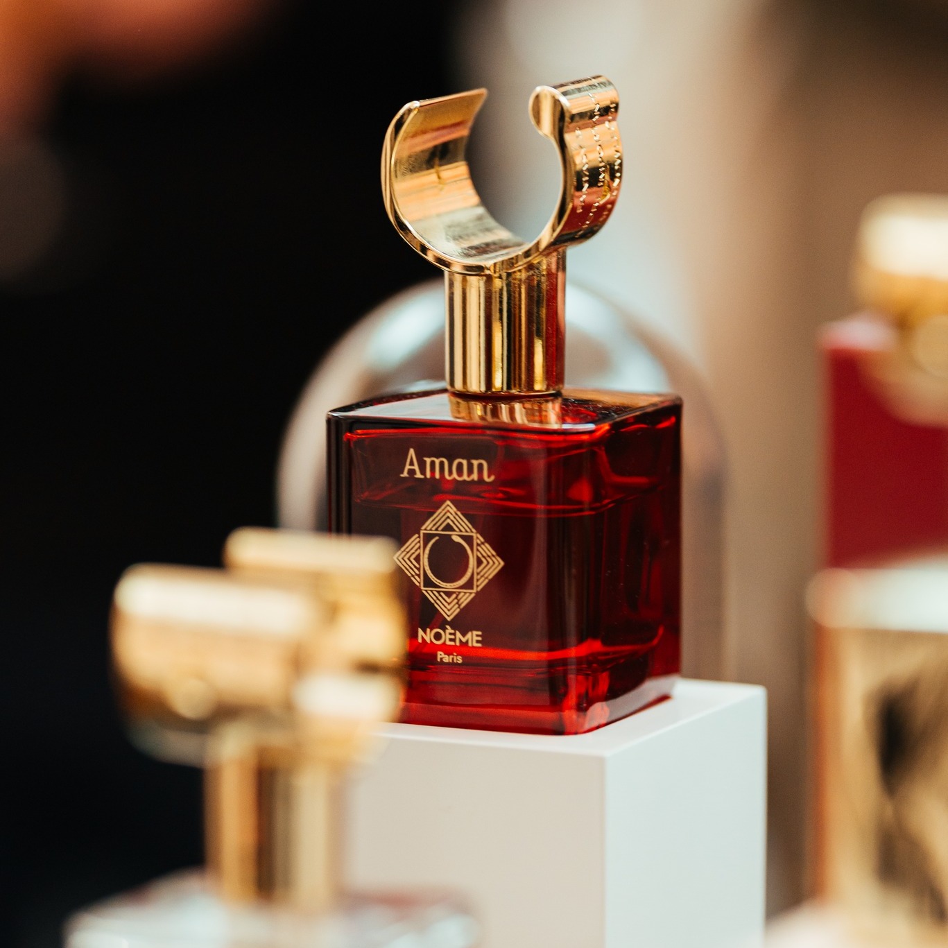 aman noeme paris parfum