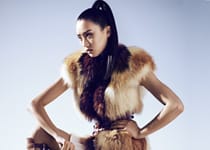 Lina Zhang pour la campagne Automne-Hiver 2012 Hervé Léger